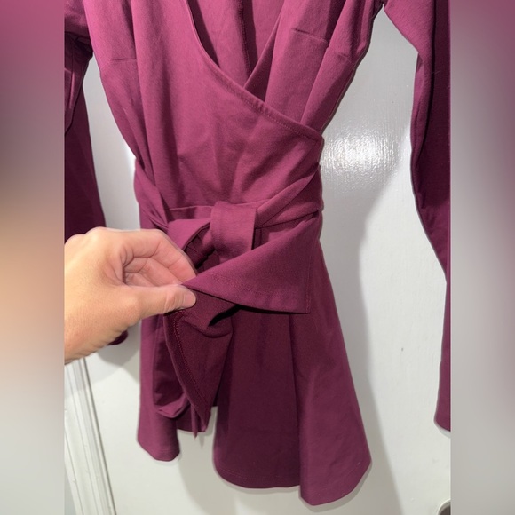 Eloquii Peplum Butgundy Wrap Blouse V Neck Long Sleeve Size 14 - Picture 4 of 6